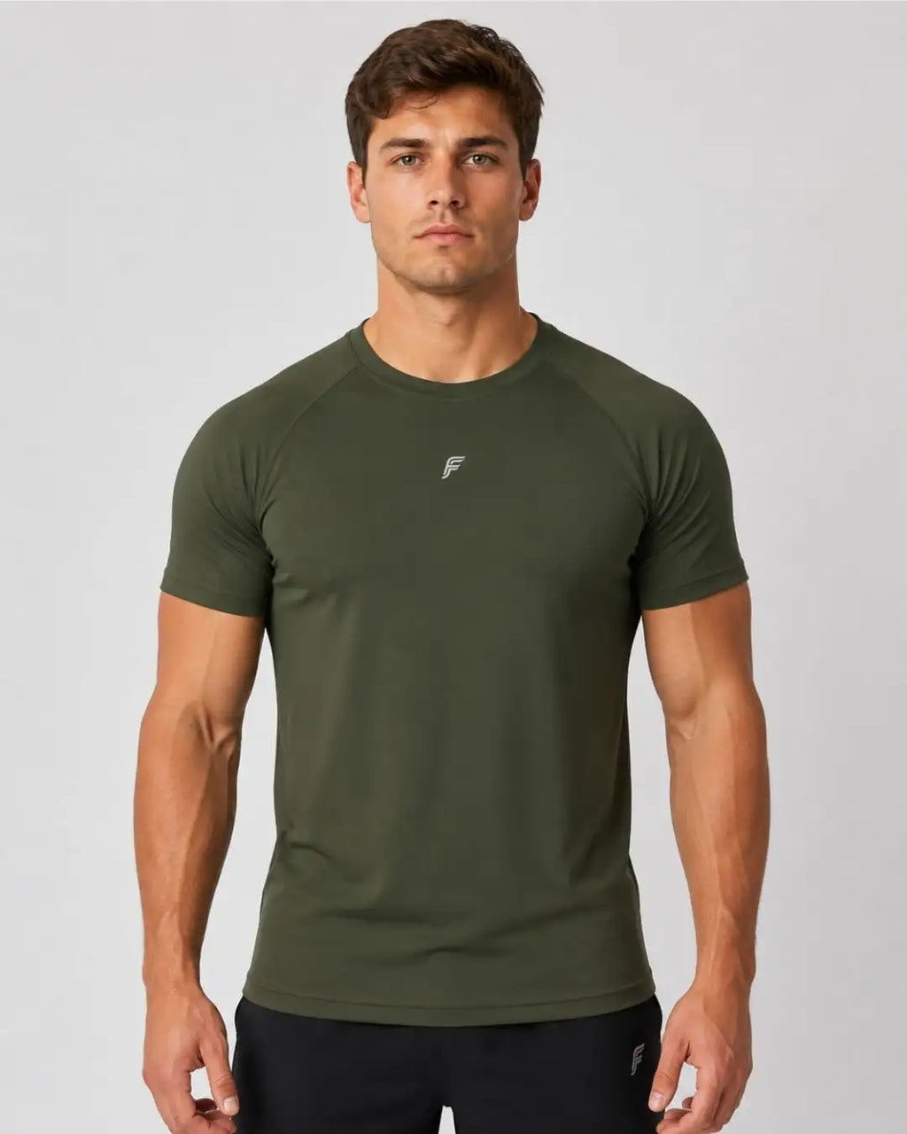 Camiseta Deportiva Verde Militar Muscle Fit - Dry Fit para Hombre