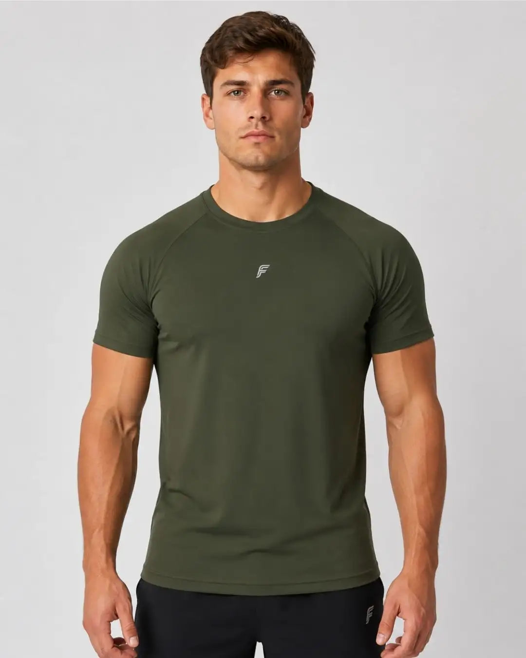 Camiseta Deportiva Verde Militar Muscle Fit - Dry Fit para Hombre