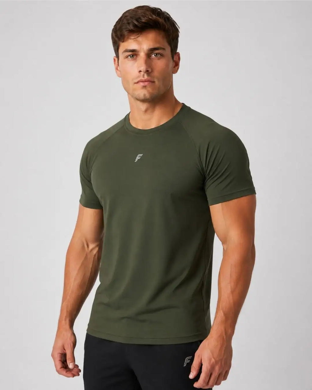 Camiseta Deportiva Verde Militar Muscle Fit - Dry Fit para Hombre