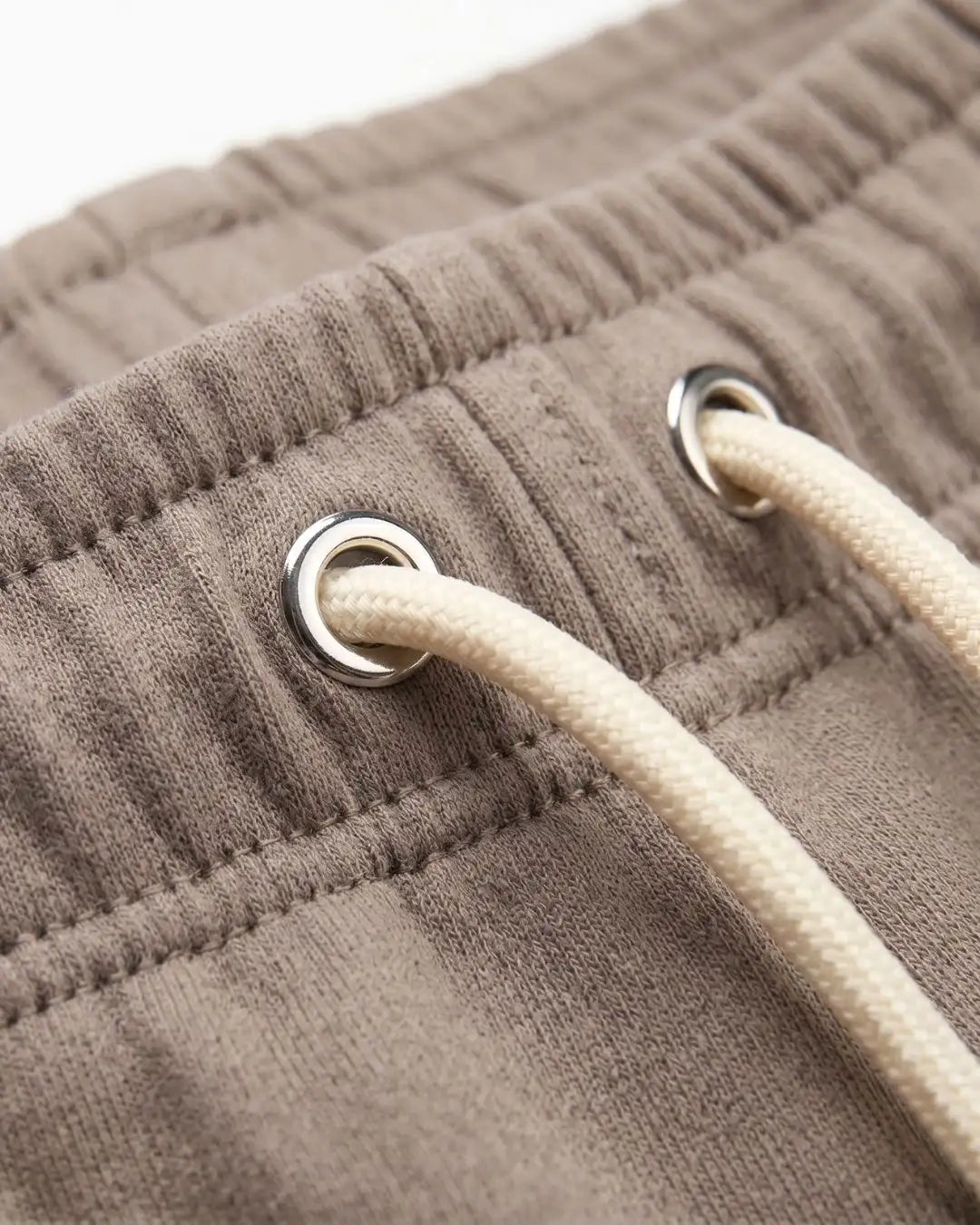 Pantaloneta Deportiva Beige en Burda Fría para Hombre