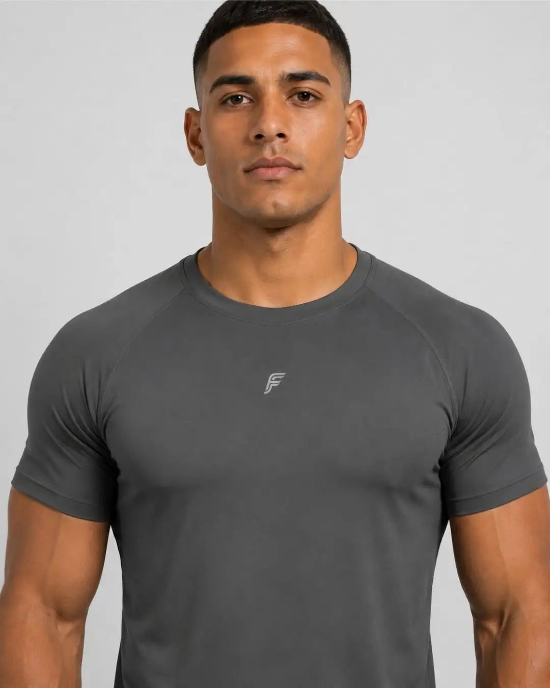 Camiseta Deportiva Gris Clara Muscle Fit - Dry Fit para Hombre