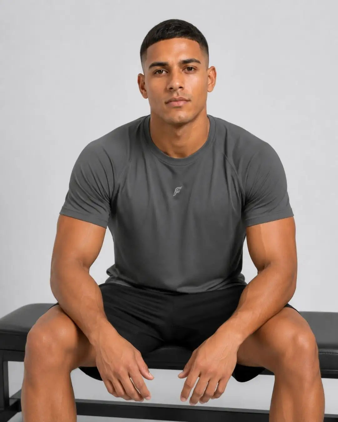 Camiseta Deportiva Gris Clara Muscle Fit - Dry Fit para Hombre