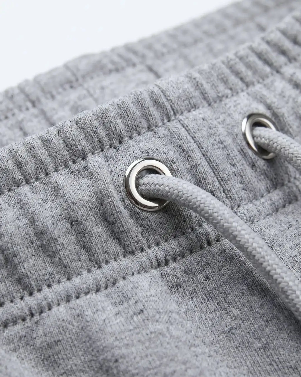 Pantaloneta Deportiva Gris en Burda Fría para Hombre